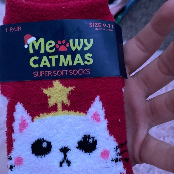 Cat fuzzy socks - Picture 3 of 3